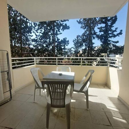Sunny 2 Bedroom Larnaca Center Extérieur photo