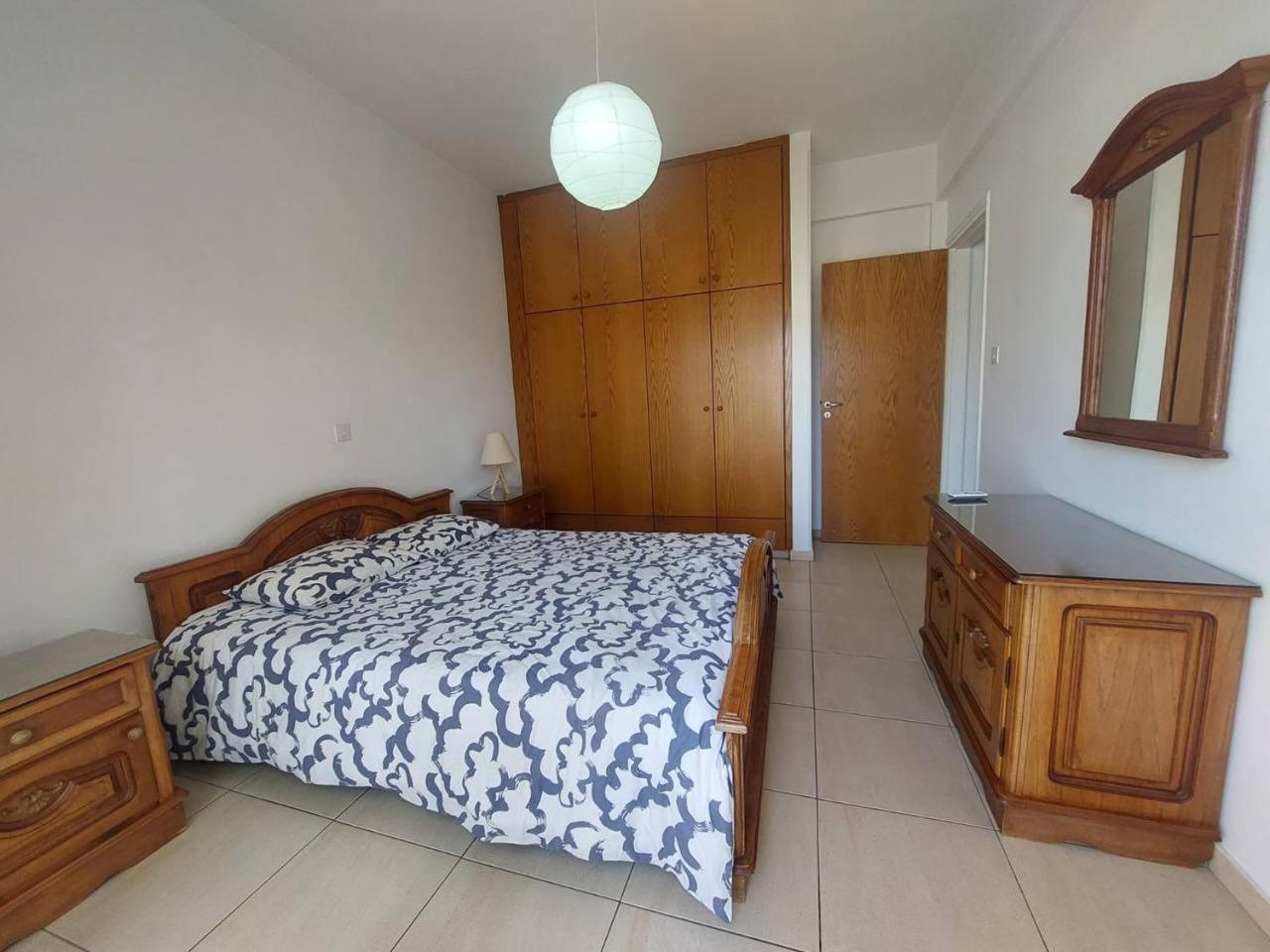 Sunny 2 Bedroom Larnaca Center Extérieur photo