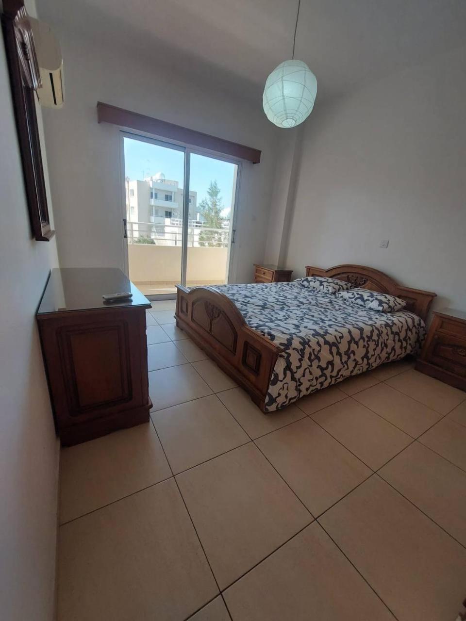 Sunny 2 Bedroom Larnaca Center Extérieur photo